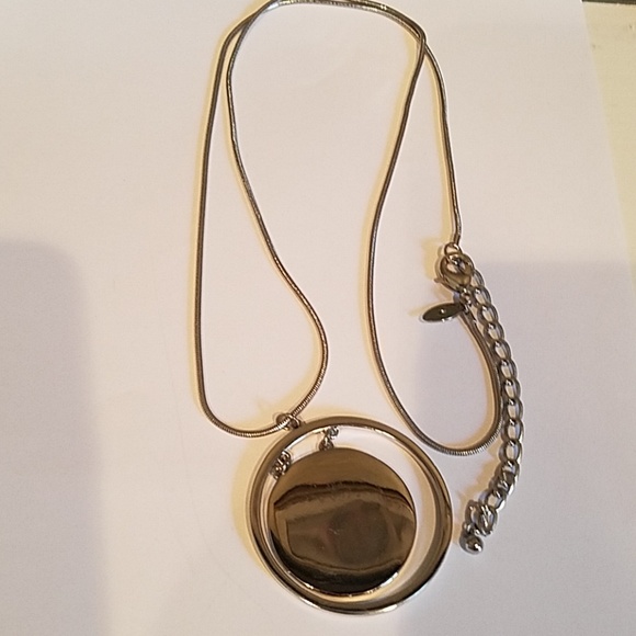 Sterling Silver Necklace and Circular Pendant - Picture 4 of 4
